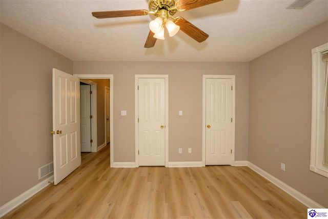 368 Woodsbend Drive, Elizabethtown, KY 42701