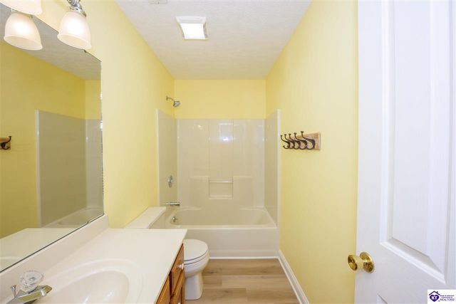 368 Woodsbend Drive, Elizabethtown, KY 42701