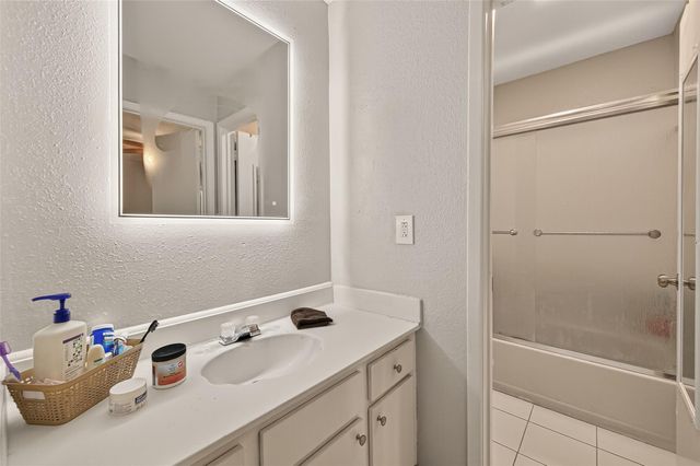 1516 Bay Area Boulevard P10, Houston, TX 77058