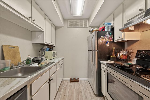 1516 Bay Area Boulevard P10, Houston, TX 77058