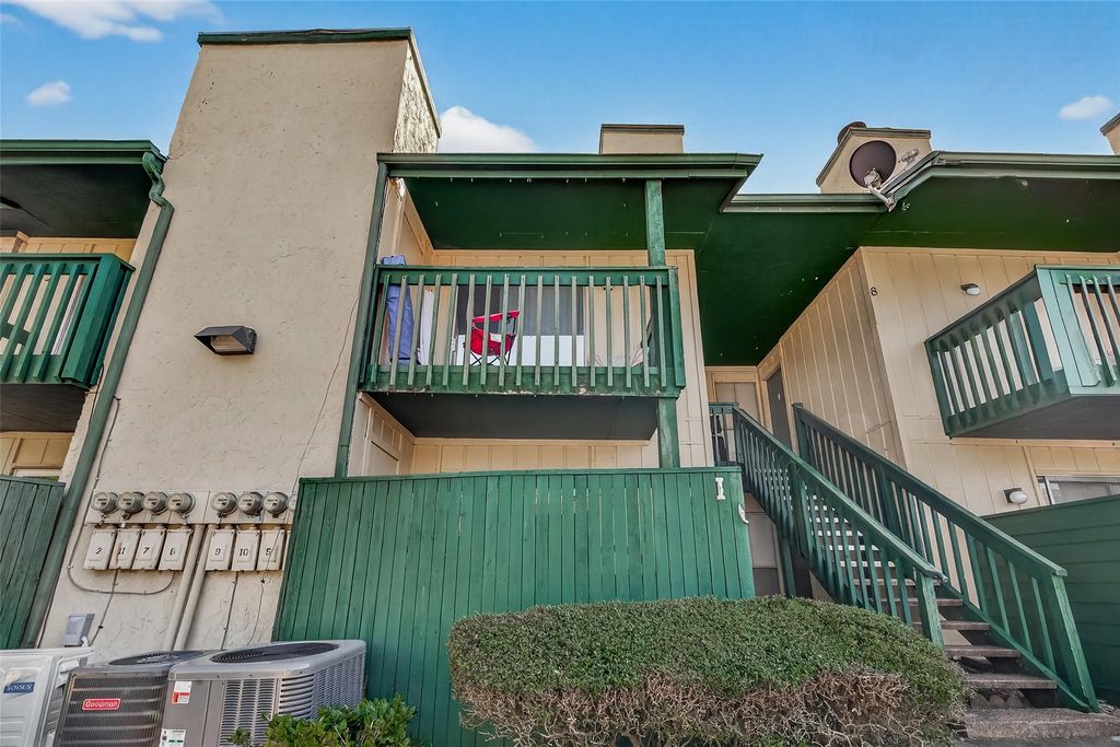 1516 Bay Area Boulevard P10, Houston, TX 77058