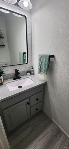 23036 S Oakleaf Drive, Elkhart, IN 46514