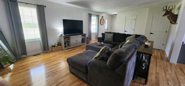 23036 S Oakleaf Drive, Elkhart, IN 46514