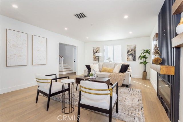 16235 Plummer, North Hills (los Angeles), CA 91343