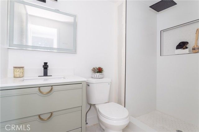 16235 Plummer, North Hills (los Angeles), CA 91343