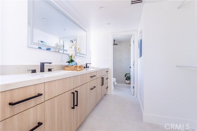 16235 Plummer, North Hills (los Angeles), CA 91343