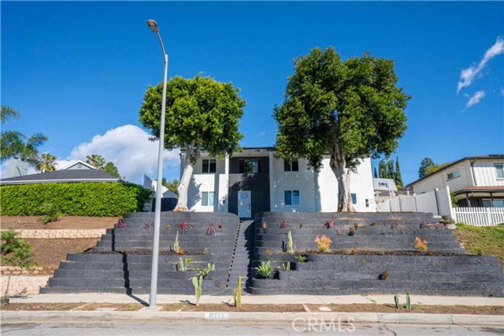 16235 Plummer, North Hills (los Angeles), CA 91343