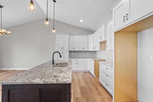 233 Auseon Court, Hillsdale, MI 49242