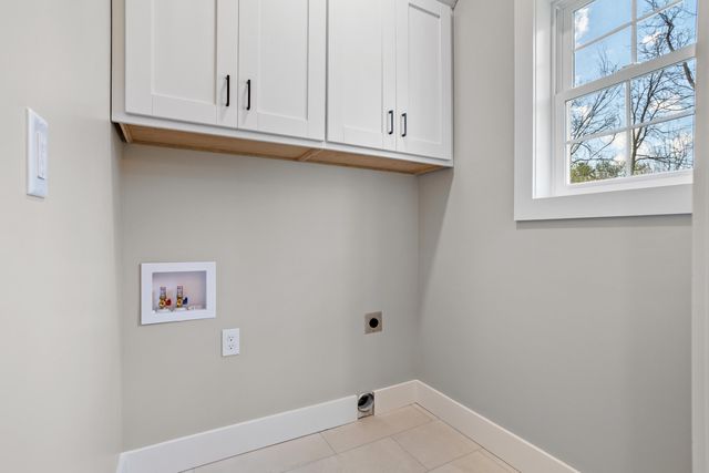 233 Auseon Court, Hillsdale, MI 49242