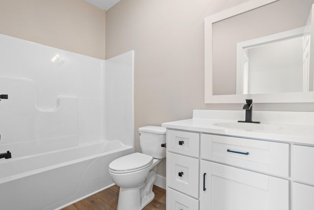 233 Auseon Court, Hillsdale, MI 49242