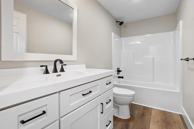 233 Auseon Court, Hillsdale, MI 49242
