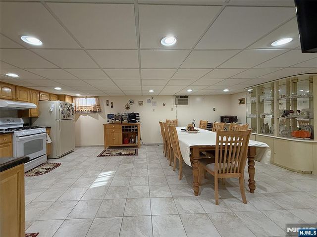 521 Weart Avenue, Lyndhurst, NJ 07071