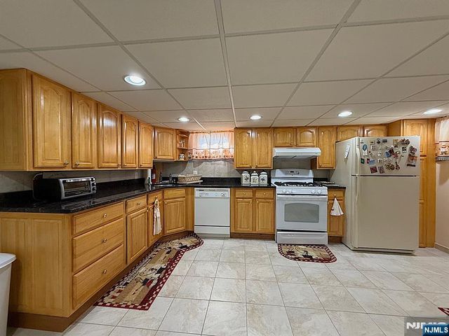 521 Weart Avenue, Lyndhurst, NJ 07071