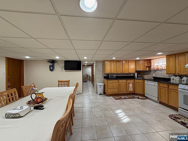 521 Weart Avenue, Lyndhurst, NJ 07071