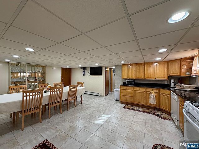 521 Weart Avenue, Lyndhurst, NJ 07071