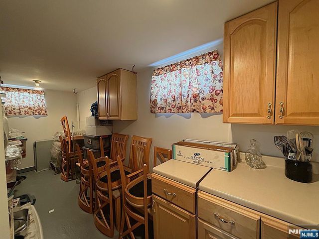 521 Weart Avenue, Lyndhurst, NJ 07071