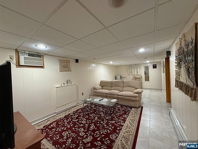 521 Weart Avenue, Lyndhurst, NJ 07071