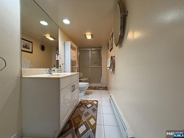 521 Weart Avenue, Lyndhurst, NJ 07071