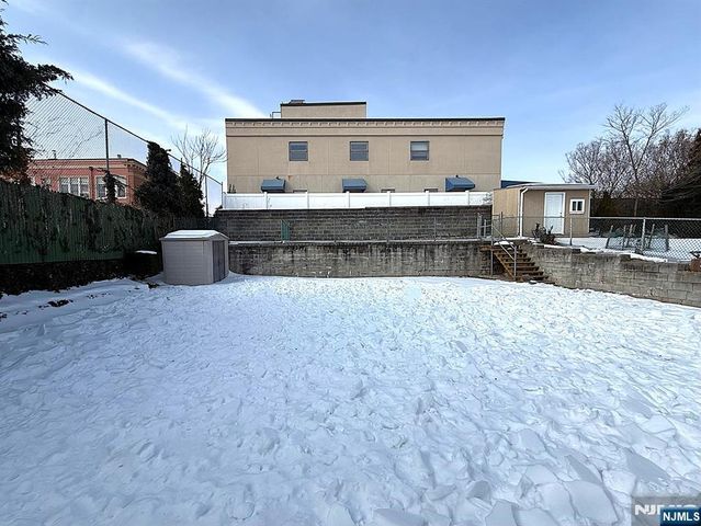 521 Weart Avenue, Lyndhurst, NJ 07071