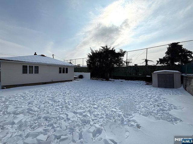 521 Weart Avenue, Lyndhurst, NJ 07071