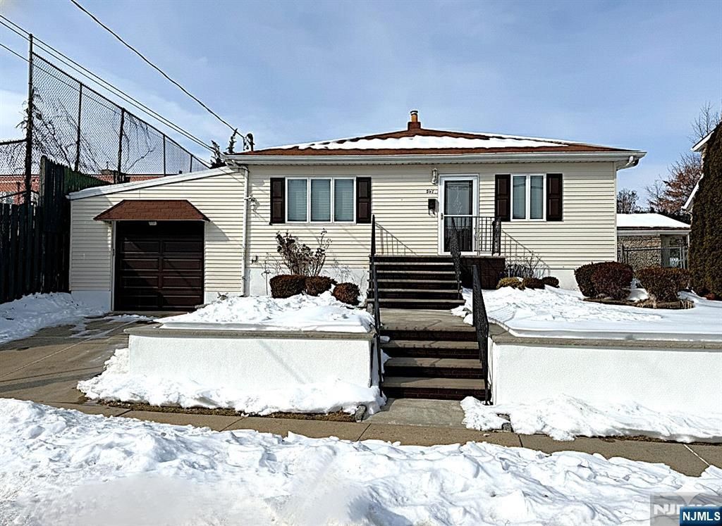 521 Weart Avenue, Lyndhurst, NJ 07071