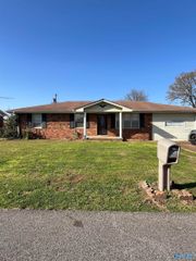114 Colorado Avenue, Muscle Shoals, AL 35661