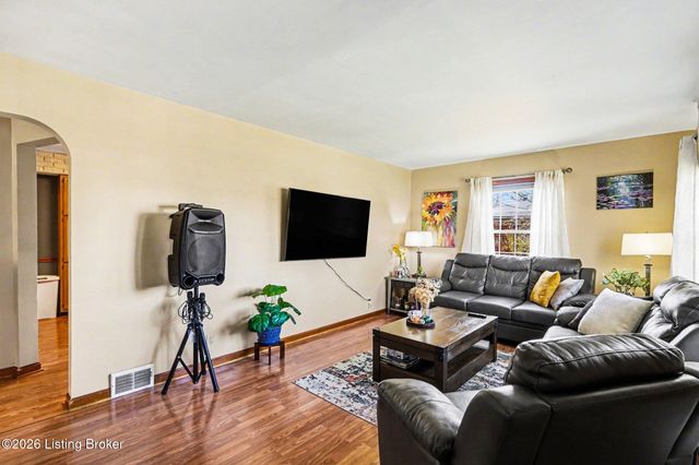 5410 Pamela Dr, Louisville, KY 40219