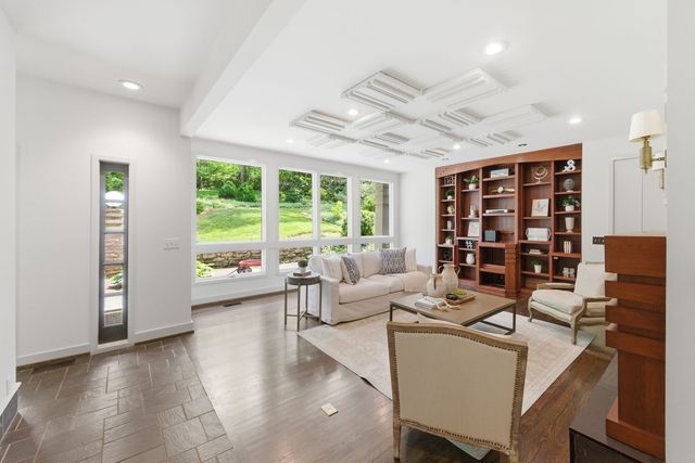 5142 Stanford Dr, Nashville, TN 37215