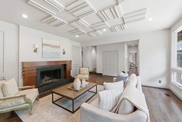 5142 Stanford Dr, Nashville, TN 37215