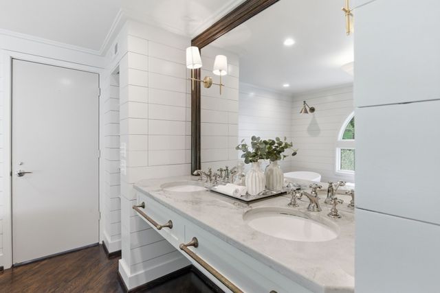 5142 Stanford Dr, Nashville, TN 37215