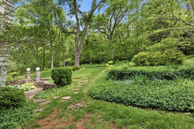 5142 Stanford Dr, Nashville, TN 37215