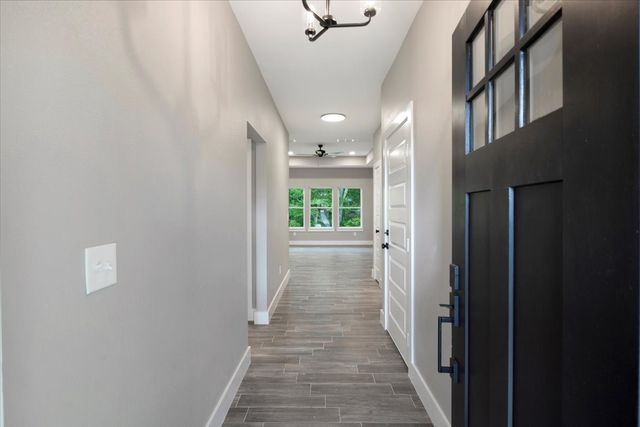 16226 Crossing Circle, Lindale, TX 75771