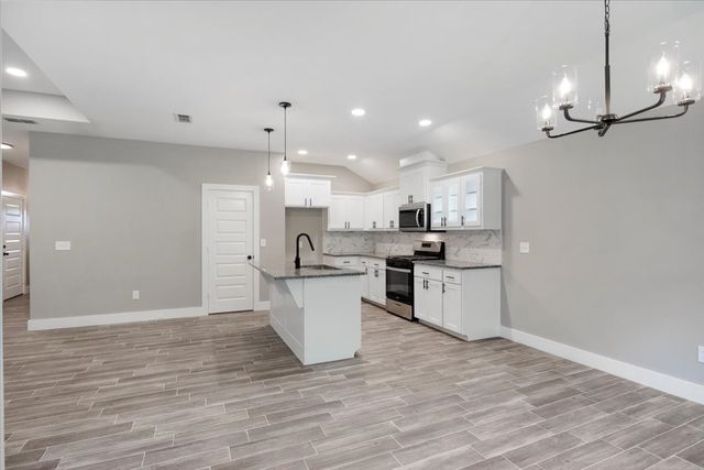16226 Crossing Circle, Lindale, TX 75771
