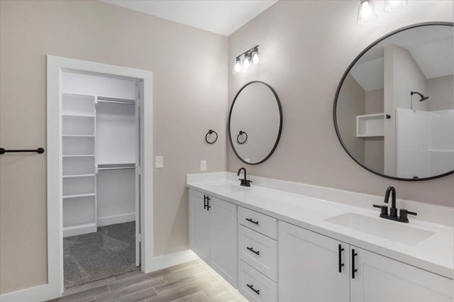 16226 Crossing Circle, Lindale, TX 75771