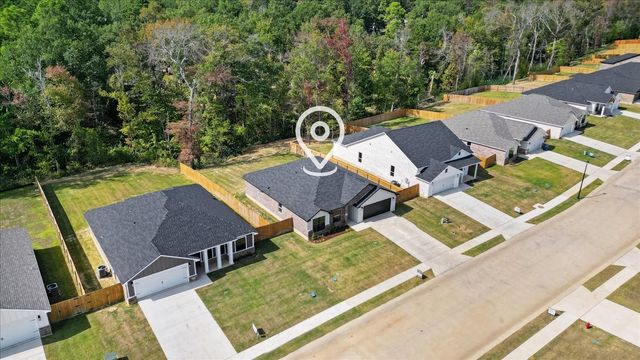 16226 Crossing Circle, Lindale, TX 75771