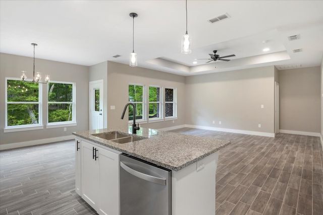 16226 Crossing Circle, Lindale, TX 75771