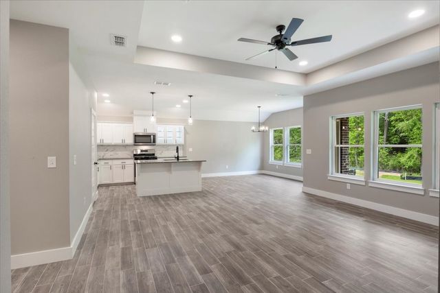 16226 Crossing Circle, Lindale, TX 75771