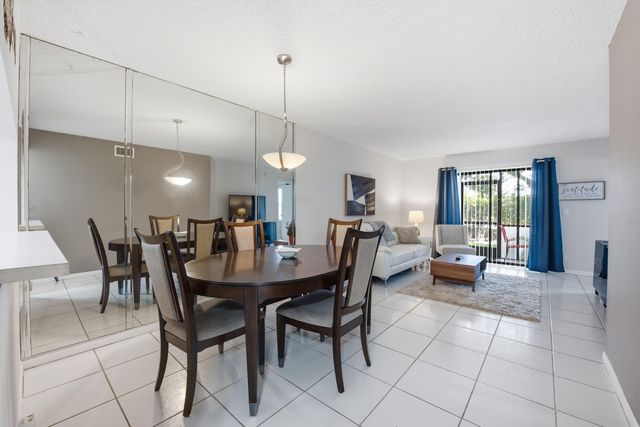 7118 Golf Colony Court 106, Lake Worth, FL 33467