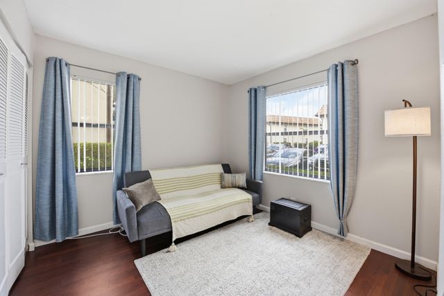 7118 Golf Colony Court 106, Lake Worth, FL 33467