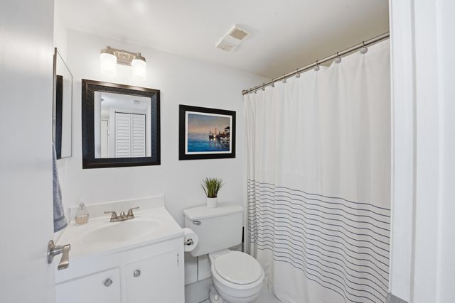 7118 Golf Colony Court 106, Lake Worth, FL 33467