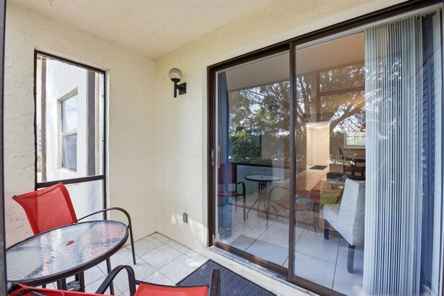 7118 Golf Colony Court 106, Lake Worth, FL 33467