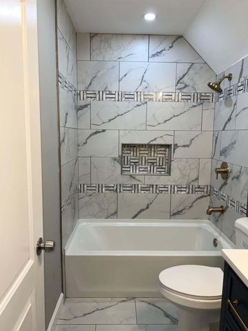 5990 Tyler Place, Merrillville, IN 46410