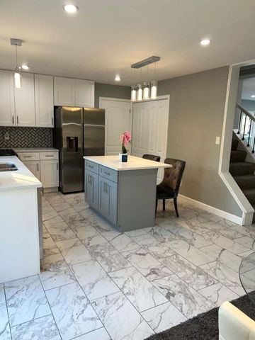 5990 Tyler Place, Merrillville, IN 46410