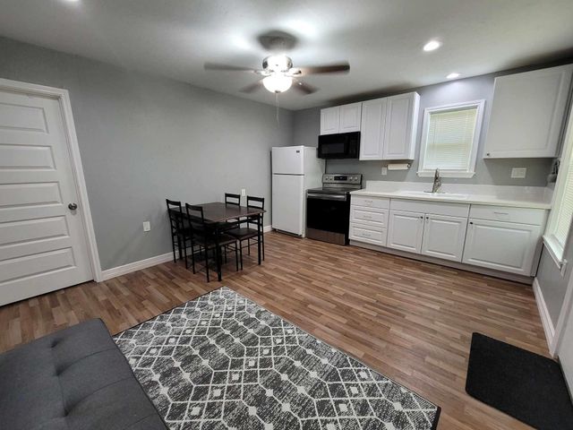 9431 Youngstown Place B, Humble, TX 77396