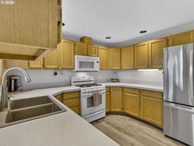 19428 DAYBREAK Ct, Oregon City, OR 97045