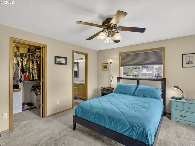 19428 DAYBREAK Ct, Oregon City, OR 97045