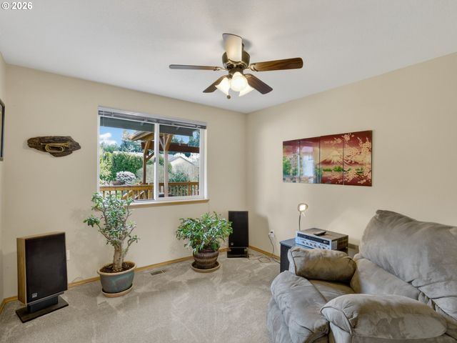 19428 DAYBREAK Ct, Oregon City, OR 97045