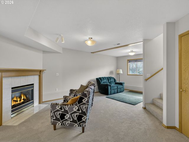 19428 DAYBREAK Ct, Oregon City, OR 97045