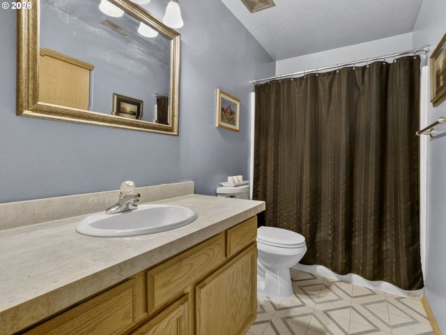 19428 DAYBREAK Ct, Oregon City, OR 97045