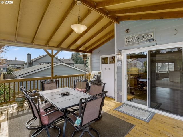 19428 DAYBREAK Ct, Oregon City, OR 97045